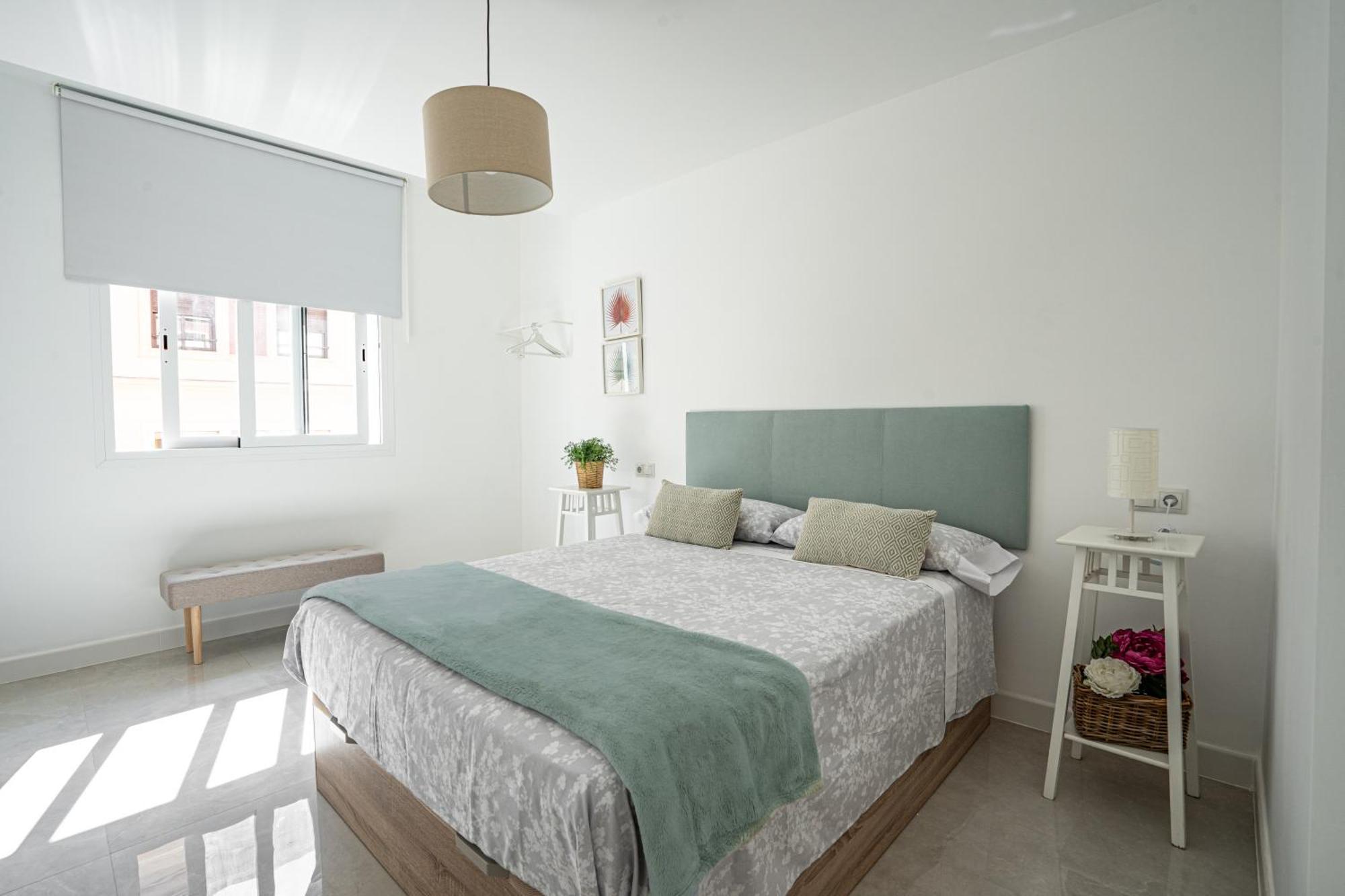 Apartment Center Soho Deluxe Malaga Exterior photo