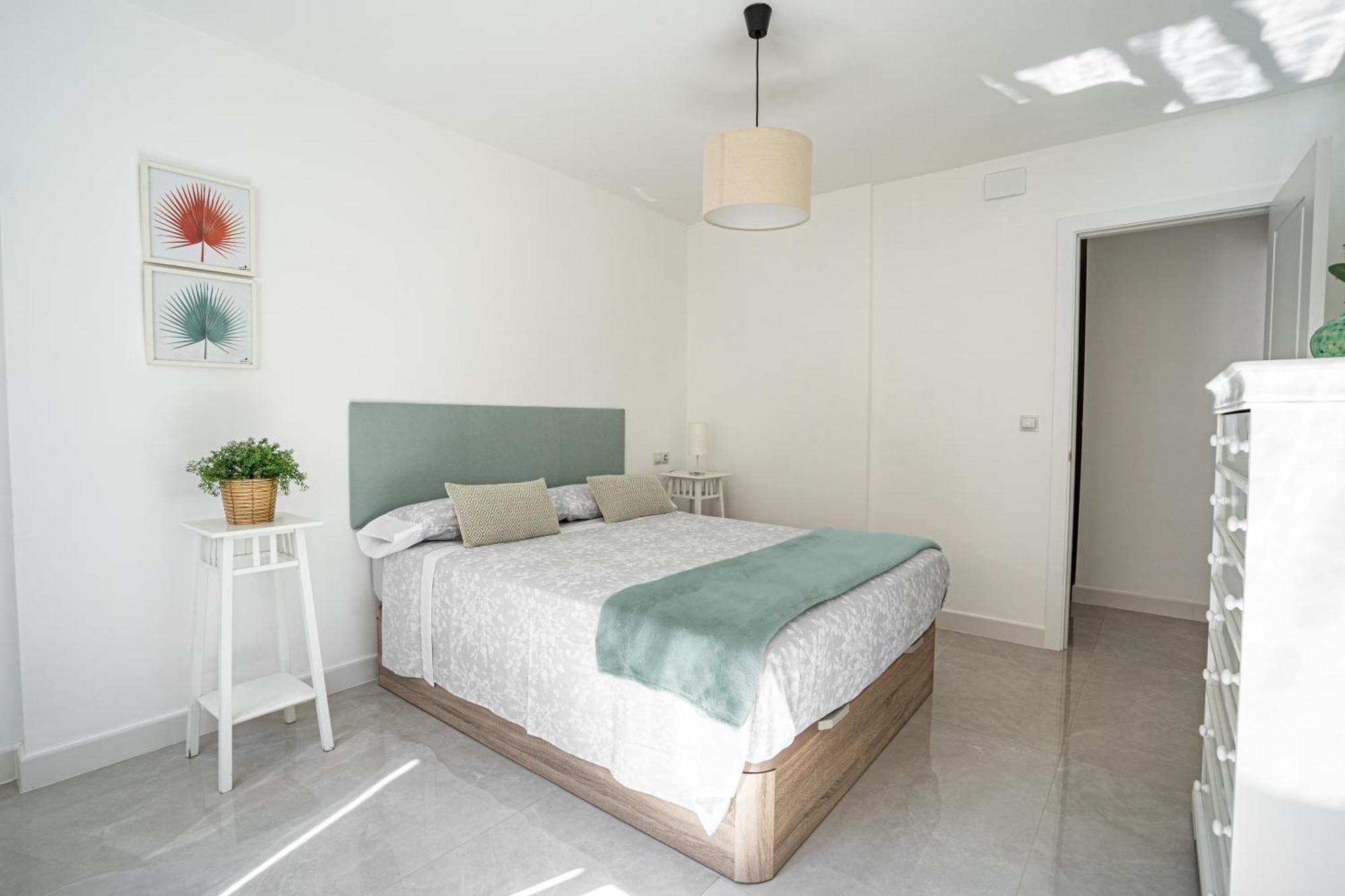 Apartment Center Soho Deluxe Malaga Exterior photo